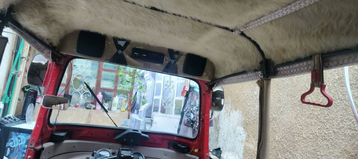 سلام عليكم تكاتك جازه للبيع مرقم باسمي ماناقصها برغي سعر 4800 ملاحضه بيها خياس بسيط ***********
