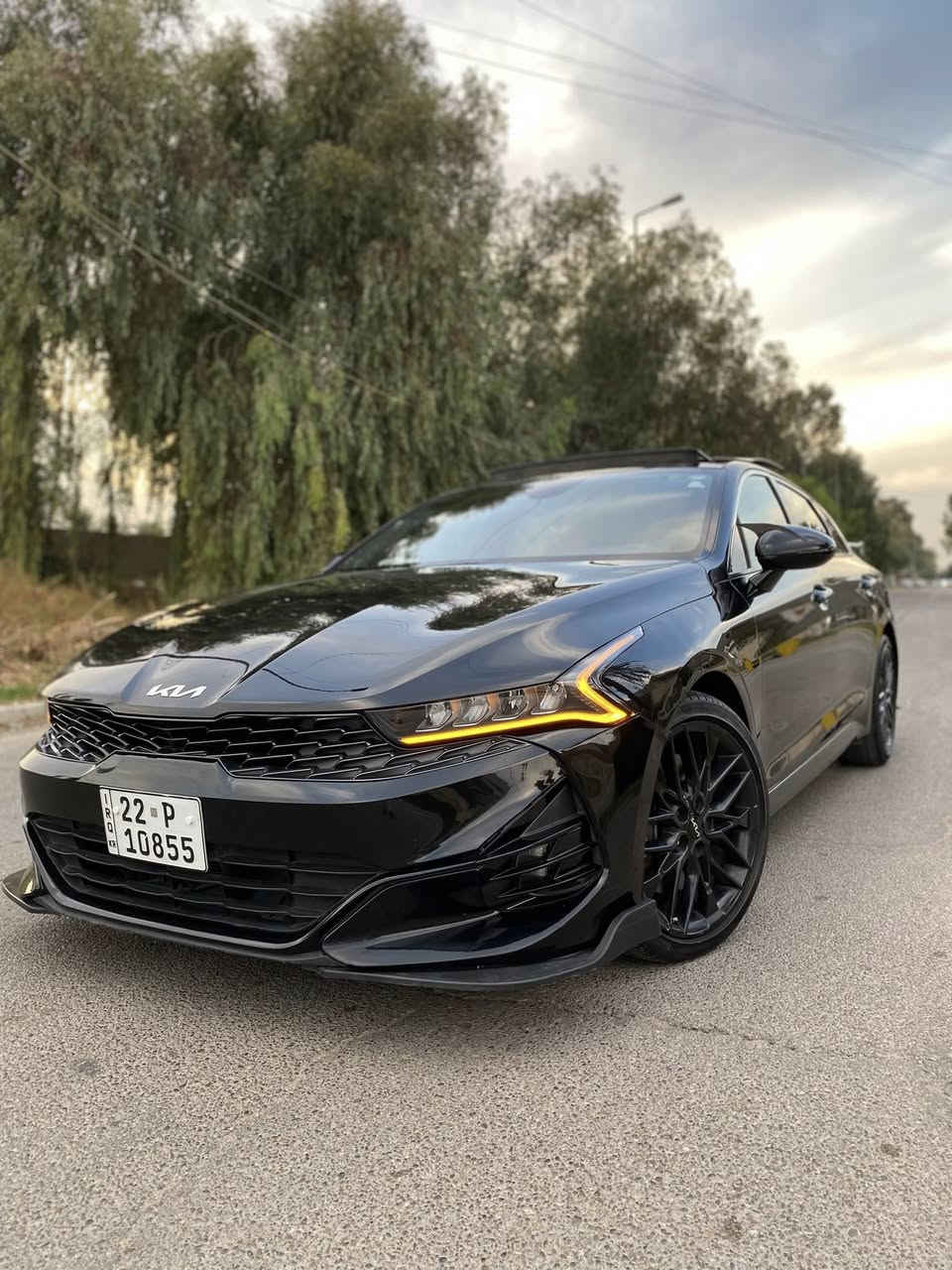 السلام عليكم 
(((  بيع او مراوس  )))
سعر : 208 ورقة $
كيا 2024 K5 GT فول موصفات 
اعلى فئة محرك 2500 تربو 
300 حصان 🚀🚀🚀
لون اسود داخل مشمشي 
فتحة سقف بانروما شاشة جبيرة 
شاحن لاسلكي كشن كهرباء بصمة تشغيل عن بعد شفتات ستيرن 
فج بريك GT وباقي موصفات معروفه 
السياره رقم اربيل بسمي هزه جديد
(حادث السياره) فقط الجاملغ والباب اليمين ومبدل نفس الون صبغ فقط حافة البنيد صور السونر بل منشور 
بجم بلادي مي بلادي ايرباك فقط ستيرن ومبدل اصلي 
ماشية : 26 الف مابيها اي نقص 
سعر: 208 ورقة بيع وامراوس 
مكان بغداد اليرموك 
***********
