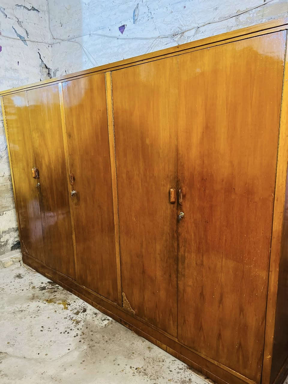 سلام عليكم كنتور خمسه مستخدام نظيف السعر ٢٥٠ العنوان الحله ***********
