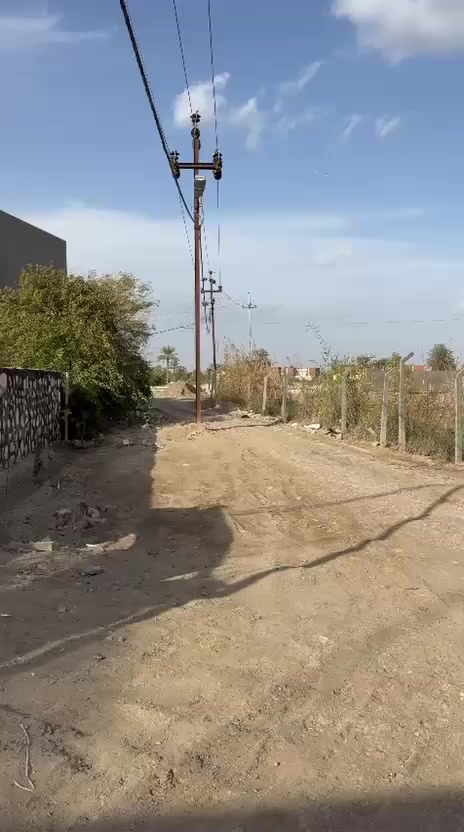 ⸻
🏡 بيت جميل للبيع – مواصفات ممتازة 🏡
🏠عنوان زوير / فرع مضيف الرسول الاعضم يبعد عن كرونيش 50م شارع رئيس وعن جسر بته 1كيلو موقع جداً ممتاز 
🔹 المساحة: 180م
🔹 الواجهة: 12وربع م
🔹 البناء: طابقين

تفاصيل البيت:
 • 🛏️ 3 غرف نوم مريحة
 • 🚿 مجمع صحيات (2)
 • 🛋️ 2 صالة واسعة ومناسبة للعائلة
 • 🍽️ كندور (مطبخ مرتب وعملي)

✨ البيت مرتب، تصميمه عملي، مناسب للسكن العائلي
✨ موقع هادئ وقريب من الخدمات
✨ سعر 260 قابل للتفاوض للجادين

📞 للاستفسار والمعاينة يرجى التواصل على الخاص / ***********
