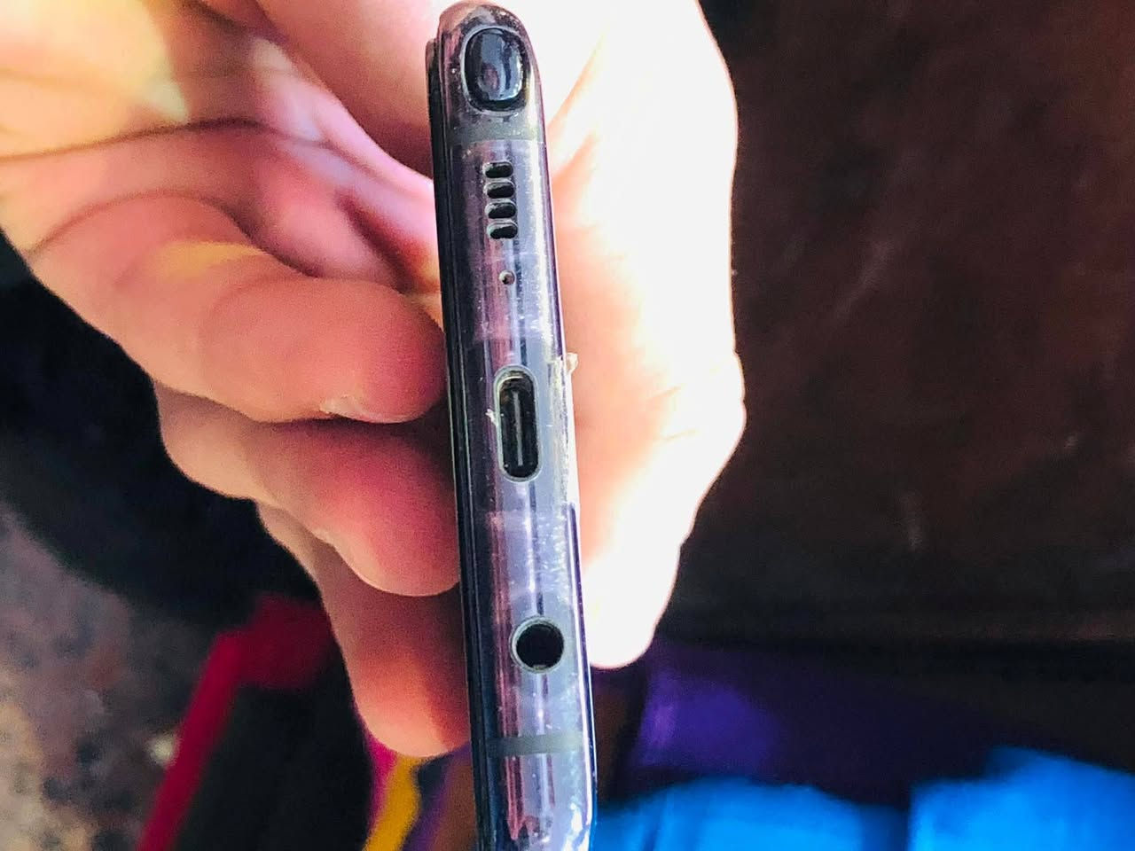 سامسونك نوت 10لايت مامفتوح شرط الجهاز نضيف حيل استخدام شخصي وياه كارتون فقط سعره ٢٠٠ وبي مجال للاستفسار اتصل ***********
