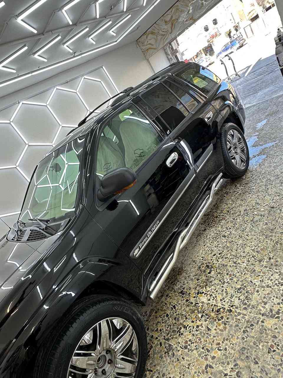 السلام عليكم بلايزر موديل 2007 سياره جديده شكد متصور بجم تاهو بيها رشه صبغ بجاملغ لخلفي ثنينهن ولباقي لا ضربه ولا صبغ كير محرك تخم تاير صدر امامي خلفي جديد سياره مناقصها شي رقم أنبار دولي تتحول وان ماجان سنويتها 2030 تخم ويل دوسات حته اسبير لويل بل كارتون شاشه تاب اندرويد مكاني بغداد سبع البور سعرها 98 بيها مجال ***********او 0772527430
