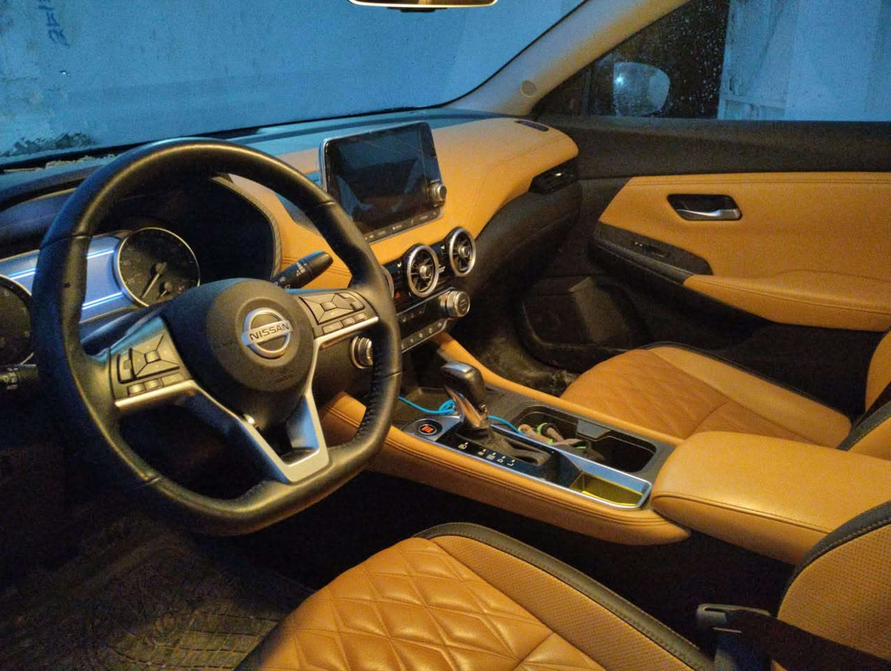 nisan sentra 2022 sv pala
 مەواسەفات سلایت  وناو قەیسی و   کوشن کارەبایی و  هیتەر 
رادار پشت و پێشەوە  بەسمە   تەحدیل سەورحە و فۆلیۆم سەیارەکە بی بۆیاخە   بەس بۆنیتەکەی تۆزیک قوپی هەیە سەنەوی و ٤ تایەی تازەیە بە ناوی خۆمەوەیە تەحویل و خەرامە بەشەرت ٢٠ mil  رۆشتوە 
شوێن - رانیە
***********
*********** رانية, السليمانية
