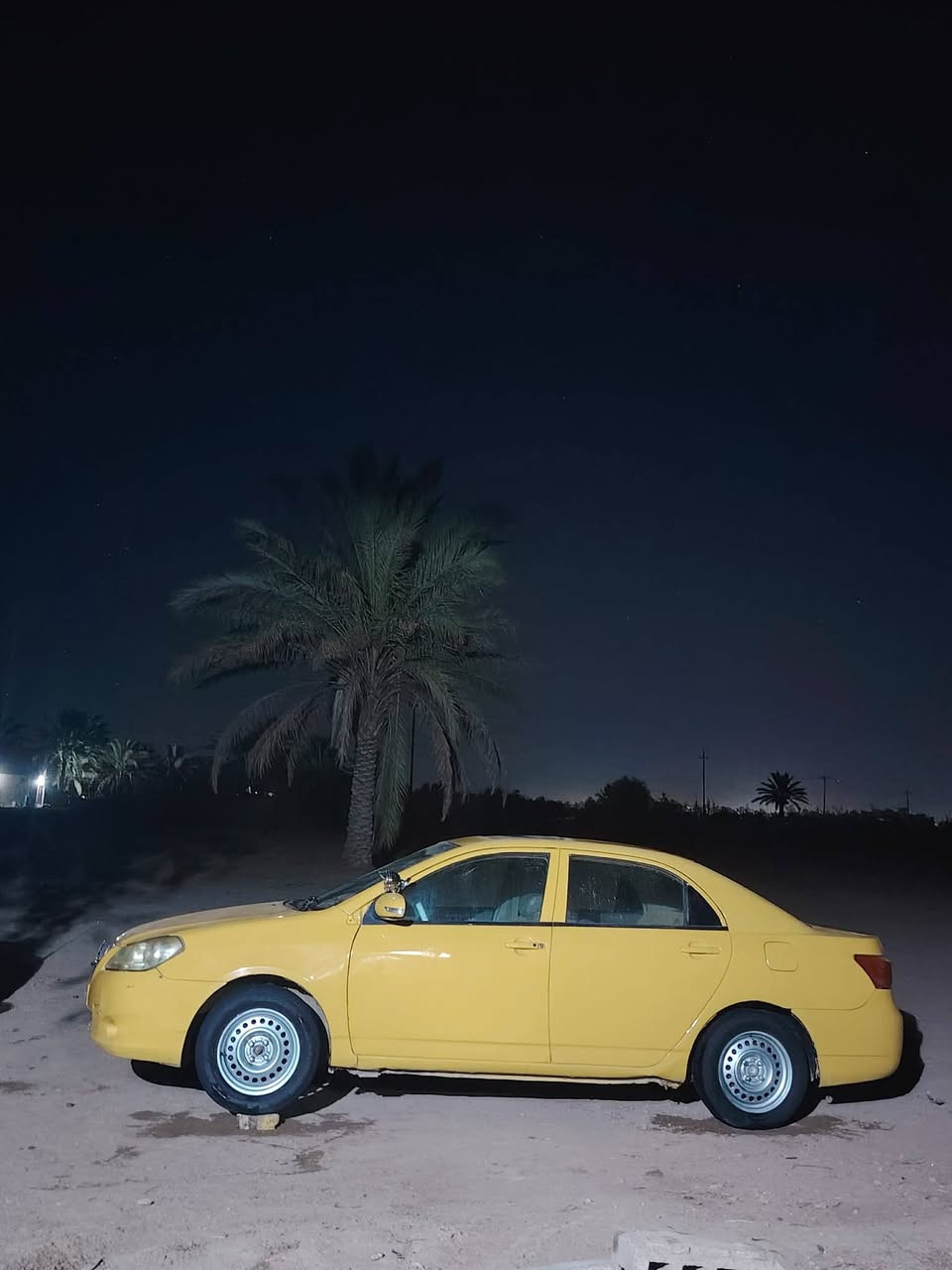 السلام عليكم شباب عندي بيوايدي ٢٠١٣ للبيع مكينه كورلا ١٨٠٠ القديم كير ومكينه شادهن حاويه  السياره فول رقم بغداد انكليزي ومصفره هيئه وغرامات وسنويه ٣١  مواصفات فتحه تحكم بلستيرن والسياره مدوشمه ارضيه وكشنات نحله السياره مصبوغه حزام للجماليه   السياره لا ظربه ولا شي مكفوله تخم تاير جواهه السياره تبريد نقص بس غاز  لان من بدلت المكنه طيرو الغاز  ورادلهه كتف للمراوح  السعر ٤٦ وبيهه مجال قليل او المراوس حسب القناعه مكاني بابل جبله ***********
