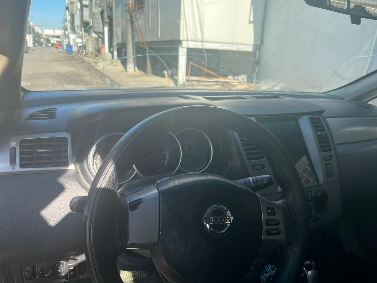 نیسان فیرسا ٢٠١١ 
سبوغ عام گێر و مەکینە بە شەرت 
گێر تۆماتیک
جام کارەبای 
تحدید سورعە 
شاشە ئایپاد
تەبریدی دەرەجە یەک 
ویلکەپ
مەکینە ٢٠ شەرمەزارت ناکا لەگەل سلف تەبرید پێکە 
غەرامەی لەسەرە لەگەل فرۆشتن سافی دەکەم 
تکایە ئەگەر موشتەری نی نامە مەنێرە 
75 وەرەقە و مەجالیشی تێدایە 
ژمارەی مۆبایل *********** أربيل, العراق
