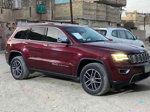 جيب  كراند شيروكي 🚘🚙
موديل 2018  😍
حادث فقط دعامية اماميه ويوجد تكحيل وبارد بسيط بدون صبغ بدون ايبراك  
فول مواصفات
  
لايت زنون بلاد🔦💡☄️
ماسحات اوتو
مري عاكس للضوء وهيتر وقلاب وخزن🌌☀️
كشنات امامي كهرباء تدفئة تبريد خزن♨️
ستيرن كهرباء خزن تدفئة كشنات خلفي تدفئة🛞
بانوراما وفتحه  وماوس تحكم وضعيات قيادة 🚧🚦
حساسات اماميه خلفيه ورادار خلفي🚘
اوتو ستوب عند الرجوع واوتو ستوب ستار عند الوقوف سستم صوت تشغيل عن بعد وباب الصندوك كهرباء السيارة جانت معوقين وخلصت من شهر 10 سنة 2023 🌗
(رقم بغداد ) 📍
  (تتحول  بالاسم المشتري ) 🪪
رقم صاحب السيارة🪪
*********** ☎️📲📞
متواجد واتساب 📠
ملاحظة السيارة احلى من الصور🤩
