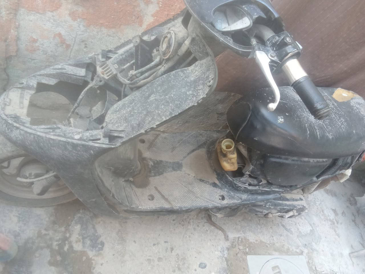 دراجه عصفوريه للبيع شغاله ابيع كوم حديد ب70 الف 
بغداد مدينة الصدر ***********
