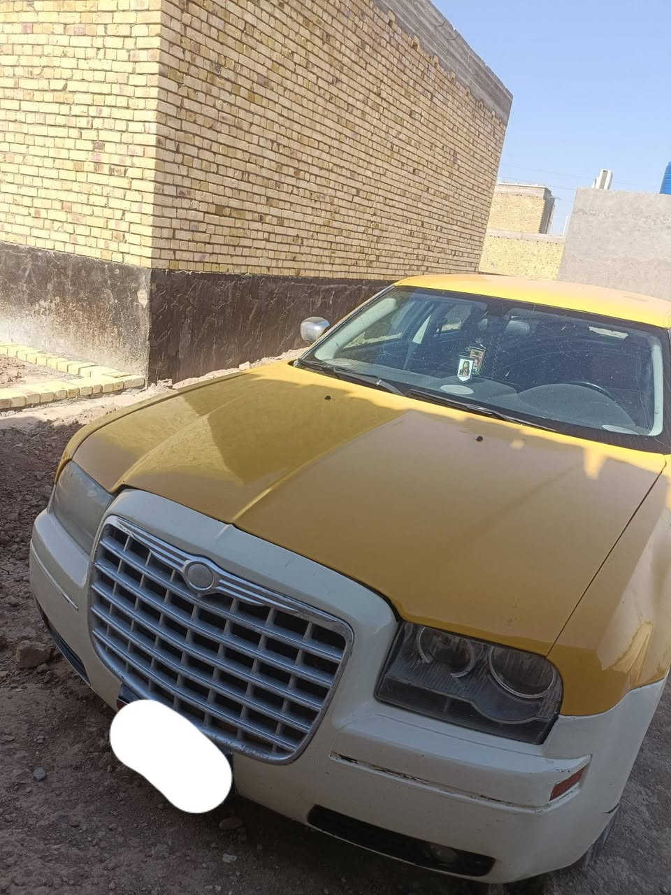 السلام عليكم اوباما للبيع موديل 2009اصل مكينه 3.5توني شاده تخم تاير لايت فول زنون تبريد ثلج تئدفه حداديه وره وكدام جديده مصفره غرامات وهيئه سنويه لل28شرط التحويل تكعد يمه 
بيه ضربه جلملغ خلفي ولباقي كفاله 
السعر95 وبيه مجال للشراي مستعجل
 الموشراي لايتعبني 
***********
