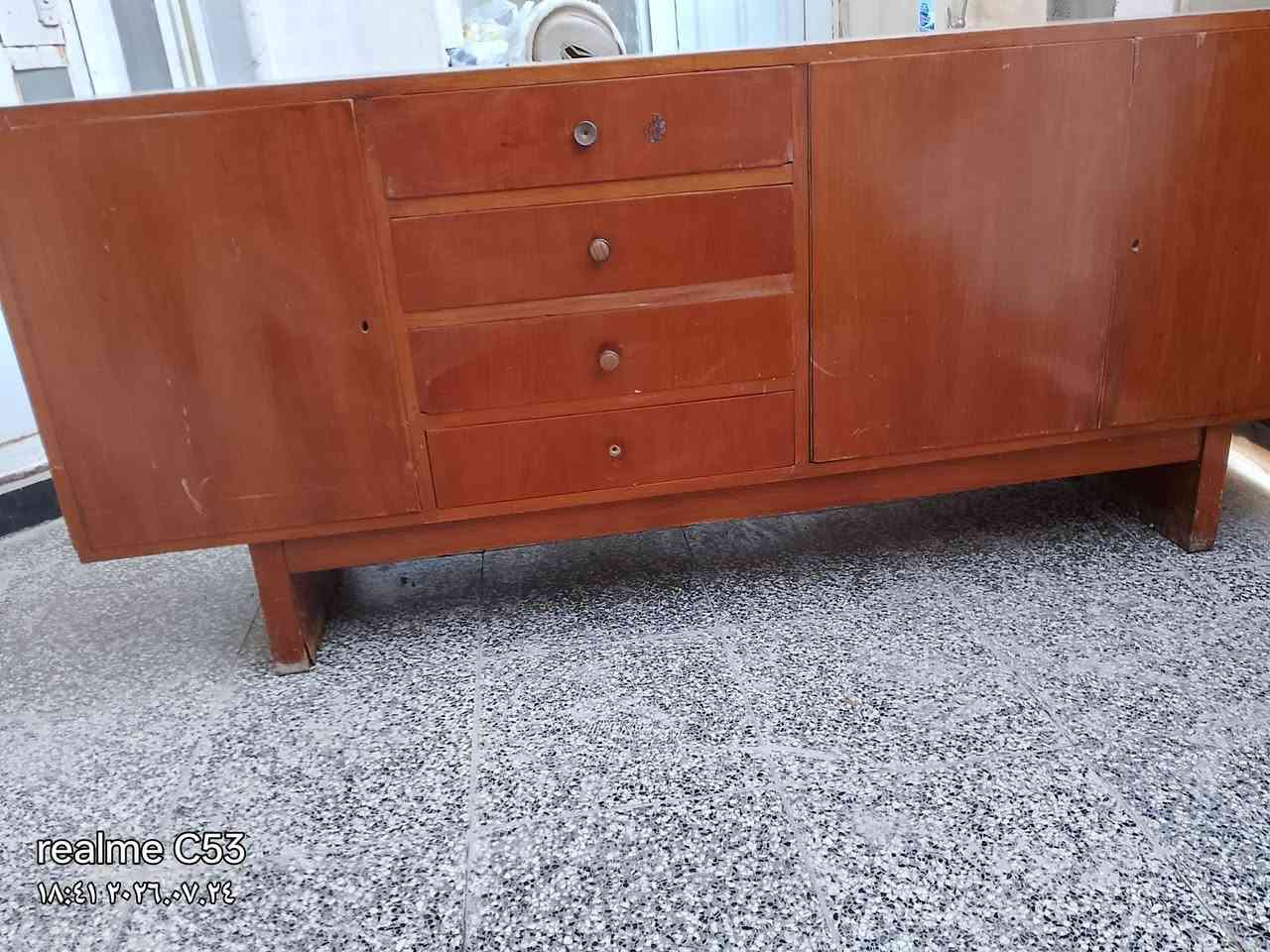 بوفيه صاج عراقي تكمه طولها 2متر وعشره سانتي 
سعرها 125وبيها مجال
***********
