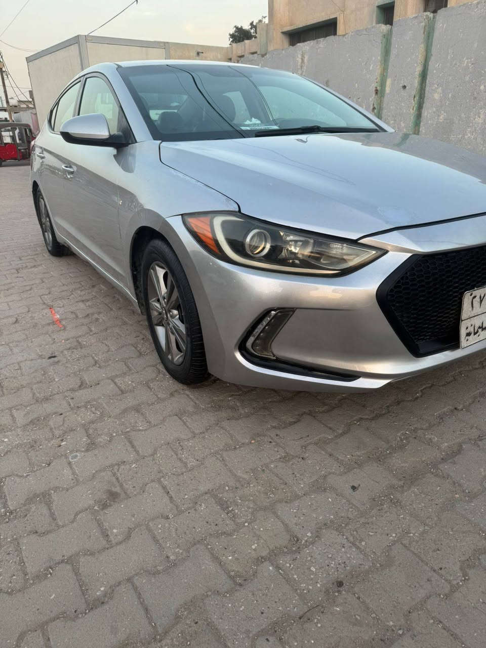 السلام عليكم 
النترا  للبيع 2018 وارد امريكي
مكينة  دوش ٢٠٠٠وحدادية جديدة   بيها قطعه وحده السيارة ليبل واحد ما عدا  جاملغ  مبدل فقط 
السيارة جاهزة
رقم سليمانية

مكاني بغداد
للاستفسار  ***********
