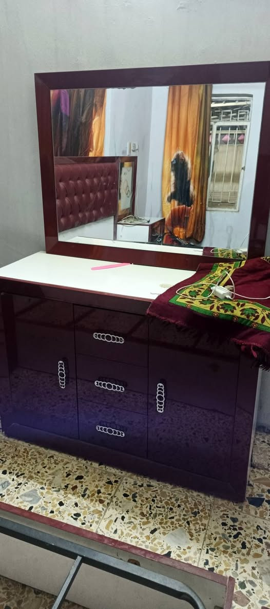 سلام عليكم غرفه نوم تركي للبيع 7قطع مستخدة نضيفه 500 وبيه مجال بكاني ديالى بعوبه كاطون الرازي ستفسار خاص او تصال ***********
