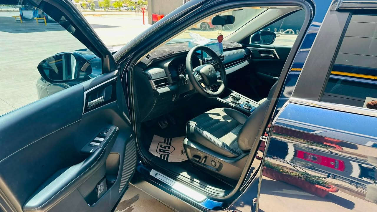 ميتسوبيشي اوتلاندر 2022 SE

سعر 208  ورقة 

* وارد  امريكي

*محرك 4 سلندر

*حجم المحرك 2500cc

🔵المواصفات: 

*7 راكب 

*بصمة

*ويل كروم مقاس 20 انش

*تبريد مركزي 

*اضاءات زيون كامل

*رادار مانع تصادم امامي 

*دخول ذكي بصمة 

*تشغيل بصمة 

*كشنات كهربائية مع منفاخ للظهر

*كشنات جلد وشاموا

*تحكمات ستيرن جهتين 

*كروس سرعة

*كير شفتات خلف الستيرن 

*6 وضعيات قيادة 

*هاند بريك بصمة 

*نظام اوتو هولد 

*نظام مانع الانزلاق 

*شاشة دشبول ديجيتال 

*شاشة مركزية بتدعم نظام الابل كار بلاي 

*كاميرا خلفية

مرقم وكامل بأسمي  رقم اربيل 

كتاب تضليل كامل بأسم السياره 

صبغ بس جاملغ خلفي+تبديل بنيد بلادي

بدون دواخل 💯

بدون ايرباك 💯

مكان السياره اربيل

🔵للمزيد من التفاصيل واتساب 

***********
