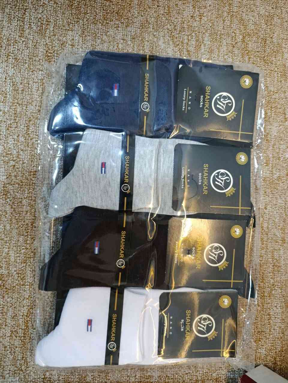 جوارب رجالي كوليتى عالى درزن ١٢عدد سعر درزن 5500اقل كميه 25درزن طوصيل اكو كل محافظة  عيراق واتصاب ***********
