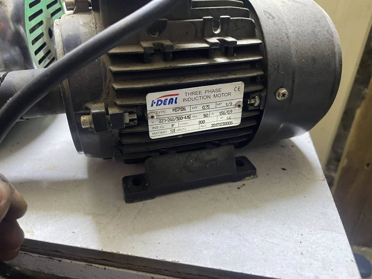 سلام عليكم عندي ذني ماطورين للبيع ع فحص واحد سنكل مال قالعه ولخ ثري فيز مال بلنص ***********
