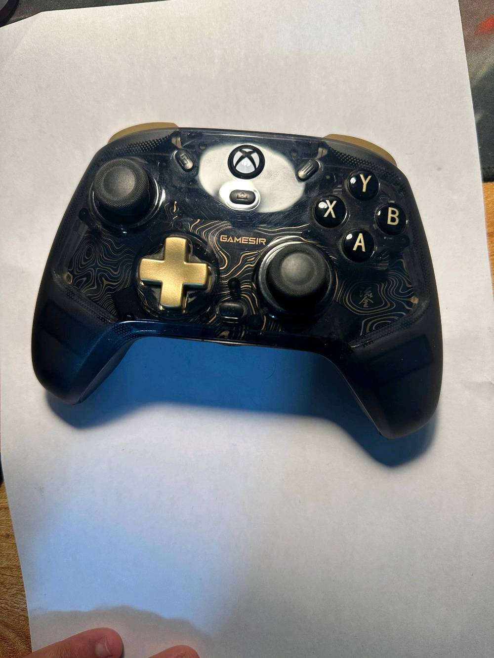 🎮 يد Gamesir Kaleid Flux الأصلية – سيطرة كاملة على لعبك! 🔥
إذا تريد أداء احترافي وتحكم دقيق بكل حركة، هاي اليد خيار مثالي للاعبين 🎯
تلعب سلكي أو دنكل حسب راحتك، واستجابة سريعة تناسب اللعب التنافسي.
⚡ المواصفات:
✔️ متوافقة رسميًا مع Xbox
✔️ سلكي + دنكل (خيارات اتصال متعددة)
✔️ استجابة فورية بدون تأخير
✔️ إضاءة RGB جذابة ✨
✔️ أزرار دقيقة وعصي تحكم مريحة
✔️ مثالية لألعاب (فيفا، فورتنايت، كود وغيرها)
✔️ جودة تصنيع عالية تتحمل الاستخدام القوي
💰 السعر: 50,000 دينار عراقي فقط
📉 بالسوق تنباع بأسعار أعلى، وإحنا نوفرها بسعر منافس بدون مبالغة.
🛡️ ضمان عين الفهد سنتين – ثقة وجودة
🚚 متوفر توصيل لجميع محافظات العراق 🇮🇶
📩 راسلنا الآن وخلي لعبك يرتقي لمستوى أعلى 🎮🔥