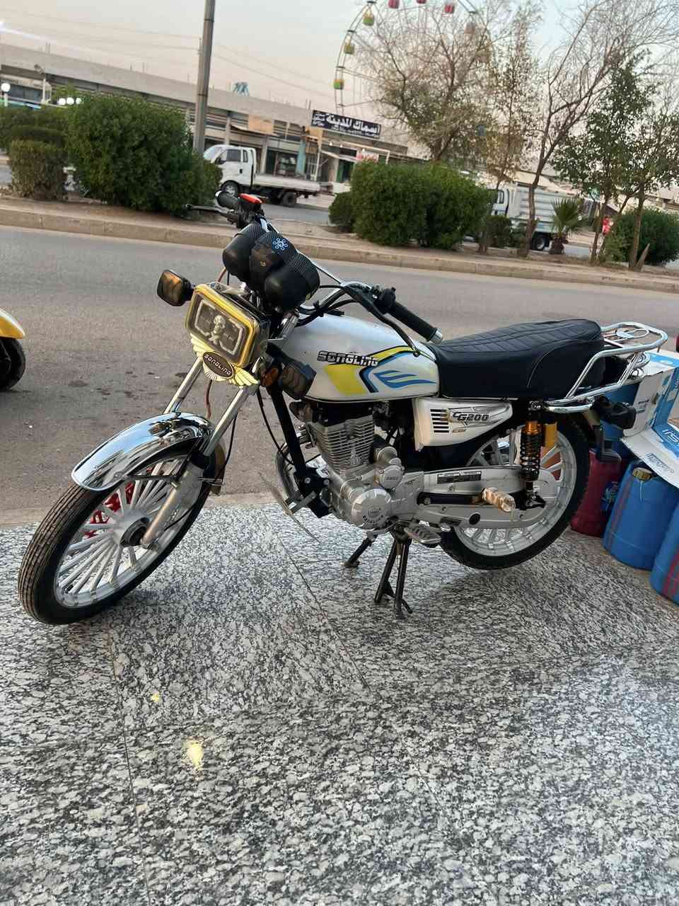 دراجه سونجلينك موديل 2025 شهر 12كفاله عامه اوراق  وبيها بصمات بلاديه فول الفول على ايد وحده الدهن ميتاخر بيها 20يوم  من البيت للشغل وبيها دبلات هيدروليكيه من متجر حسين بطه دراجه خير من الله نضيفه كلش والعين تشوف وسعرها بلاش مقارنه بنضافتها رايدها ب750 وبيها مجال قليل مكانها واسط العزيزيه 
***********
***********
