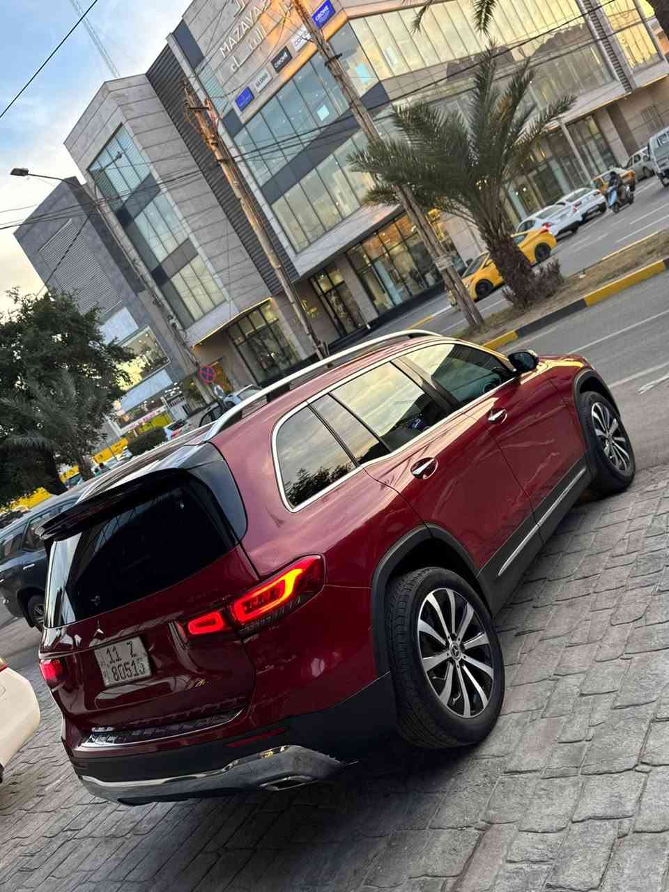 مرسيدس مديل 2021 جي الـ بي بيها اربع قطع صبغ جاهزه مكانها بغداد ماشيه 5 الف تحويل مباشر فول مواصفات السعر 240 وبيه مجال للاستفسار *********** للبيع او المراوس
