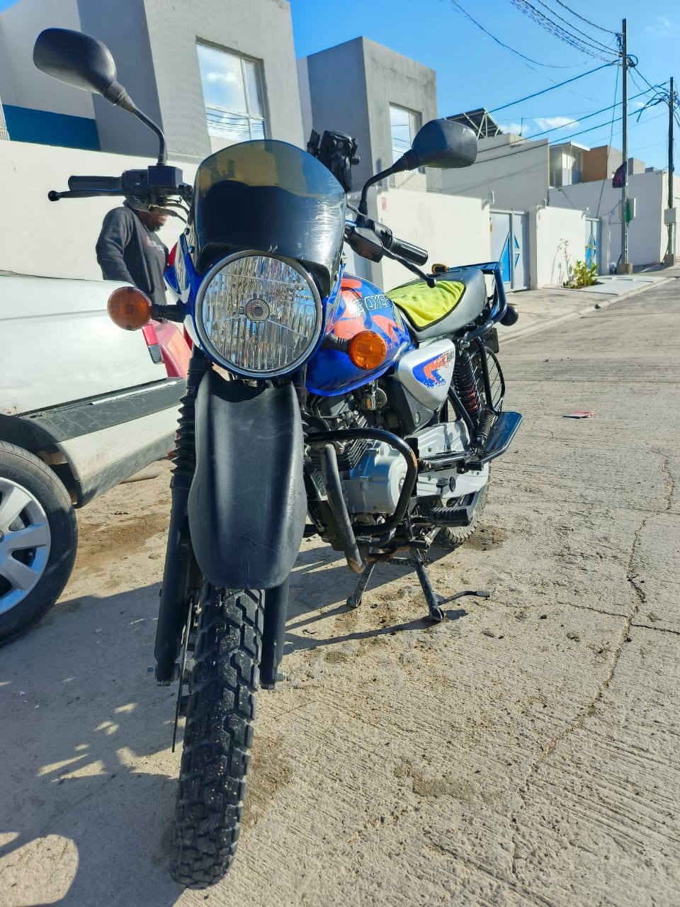 السلام عليكم 
دراجه بوكسر موديل 23  سنوية لسنة 28 يلا تسقط ماشيه 50 ألف حقيقي 
دراجه مكفولة مكينة وكهربائيات كفالة عامة
السعر للإستفسار خاص 
*********** الرقم بي واتساب
