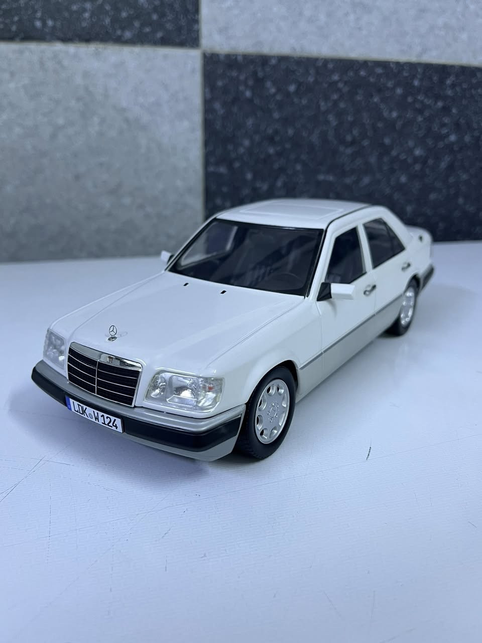 من المجموعة 1:18
Mercedes benz E320 1993
تفاصيل رهيبة
للعرض فقط


**إذا كنت صاحب هذا الإعلان وتريد حذفه لأي سبب، رجاءا أرسل رسالة إلى الدعم الفني**