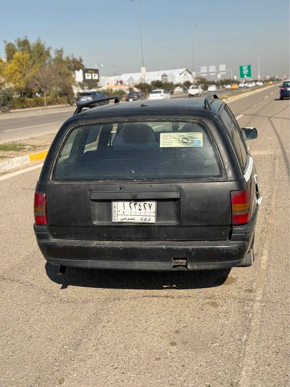 اوميكا موديل 1989 
سنويه مشروع وطني صارله 6 اشهر منتهيه
بطاقه بنزين بيه
شرط تحويل ووكاله
سياره مابيه اي مصرف
ترايك وين متريد
سعره 18 وبي مجال
*********** كركوك, العراق
