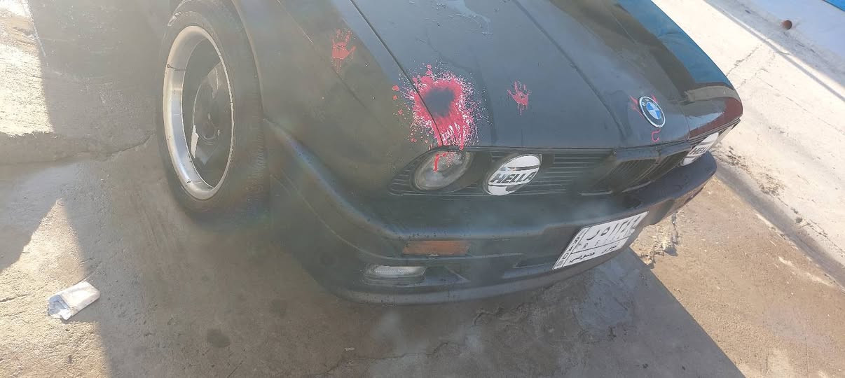 BMW زعرة موديل 1991
مكينه ٦ كبس دجيتال 
كير عادي 
سيارة مرتبة ونضيفة 
كهربائيات جديدة 
حدادية جديدة 
داخلها نظيف دوشمة كاملهة للسيارة 
اني الشرعي 
سعر ٣١ وبيها مجال شوية ... نقد فقط 
***********
سيارة بمحافظة نينوى
