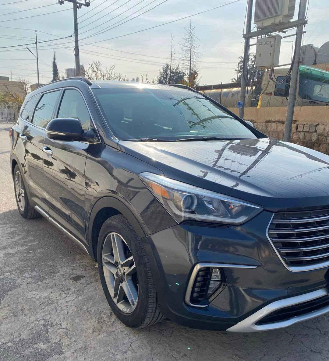 هونداي سنتافي2018 ئةمريكى، ژمارةى هه ولير، رةنگى نةفتى.
مواسةفات فول مواصفاتVIP  ( limited) :
 ناو چوكايتى و رةش شاشه گةوره و لةمس ، كارپلةى ، نيزامى ليخورين ئيكو/سپورت/نورمال ،بةصمه، سةقف پانوراما، صندوق شفت ،ئوتو هولد ،گير توماتيك و عادى ، دژه خليسك ، نيزامى كروز  تحديد سرعة و رادار وحساس، 5 كاميره 360 دةرةجه ،7 نةفةرى ،كوشن كارةبا و جلد و كوشنى پيش و پشتةوه تبريد و هيتةر، سوكان تبريد و هيتةر ،بلاجكتور ليد  ،100000رويشتووه ، سالنامةو هةزةى نوئ يه تاكو 2030/12/30،
 دةرگاى سايق و دواى سايق و چامةلوغى دواى سايق بئ ناو گرتن به شةرت ، ئيرباگى نةتةقيون بةشةرت له وينةكان دياره  ، هيچ ساردى نيه .
سيعرى175وةرةقةو مامةلةيةكى كةم، شوينى ئوتومبيل هةولير ، ژمارةى موبايل ***********

هونداي سنتافي 2018 وارد أمريكي ،رقم اربيل، لون نفطي.
مواصفات فول مواصفات (limited) VIP:
  داخلي جلكيتي واسود ،شاشة كبيرة لمس كاربلاي، نظام القيادة ئيكو /سپورت /نورمال ،بصمة ،بريك بصمه،سقف بانوراما ،سندوق شفط ،ئوتو هولد ، گير اوتوماتيك و عادي ، مانع إنزلاق، گير اتوماتيك و عادي، نظام كروز تحديد سرعة و رادار و حساس، 5كامرات 360 درجة، 7 راكب ،الاشارة بالمرايا، كشن كهربائي و جلد و كشنات الامامية والخلفية تبريد وهيتر ،الستيرن تبريد و هيتر ،ماشية 100000 ، بلاجكتور ليد ،السنوية جديدة لحد 2026/12/30.
الضرر بابين وجاملوغ الخلفي لجهة السائق بدون تعديل بارد ، بدون دواخل بشرط ، ايرباگ ما طاگ سالمين بشرط مبين بصور الحادث 
السعر 175 ورقة وبيه مجال للطيبين ، مكان السيارة أربيل رقم الموبايل *********** أربيل, العراق
