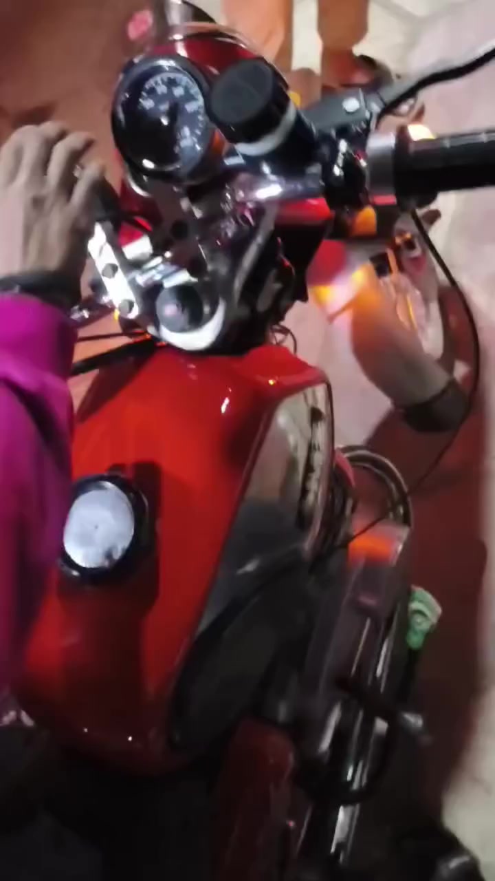 سلام عليكم ام زت للبيع رقم وسنويه ذي قار 81 شاصي عسكري دراجه جاهزه من الطول لطول كهربائيات كله شغاله دراجه تعمير جديد ستفسار ***********
