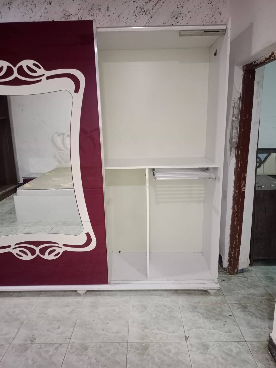 غرفة نوم تركي للبيع اخو جديد شرط النظافه سعرها 300الف شراي يخابر على رقم *********** مكان كركوك كركوك, العراق
