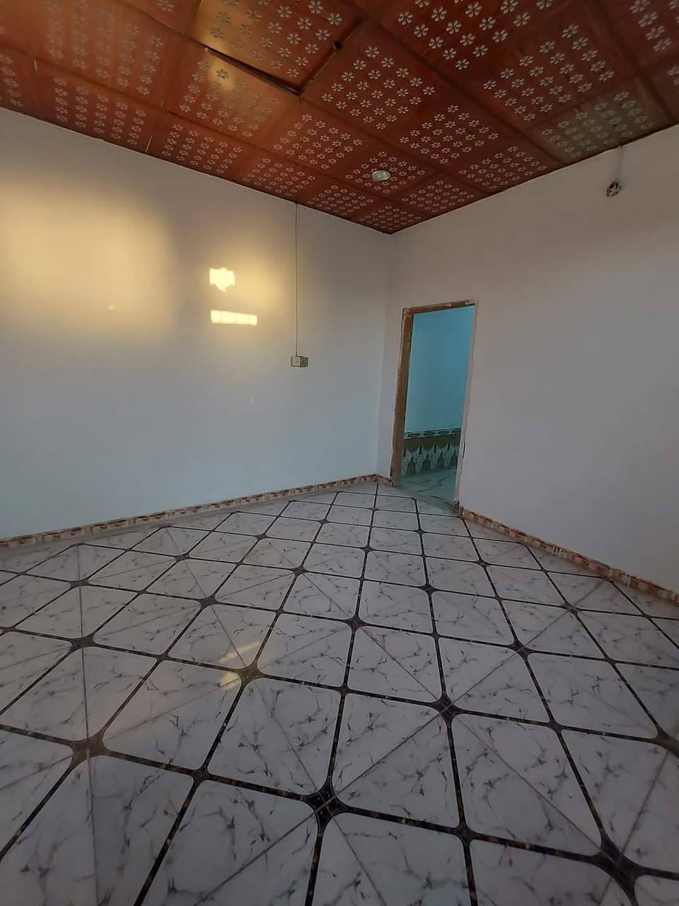 يا الله السلام عليكم ورحمه الله وبركاته الدار للبيع مساحه 100 متر تحتوي على غرفه وصاله ومطبخ واستقبال وصحيات خارجيه داخليه علما الدار مشموله بالتطويب العنوان النجف الكوفه شارع المطار الجديد السعر المطلوب 30 مليون التواصل اخوكم ابو طيبه صاحب مكتب الاخوين رقم الهاتف *********** *********** النجف, العراق
