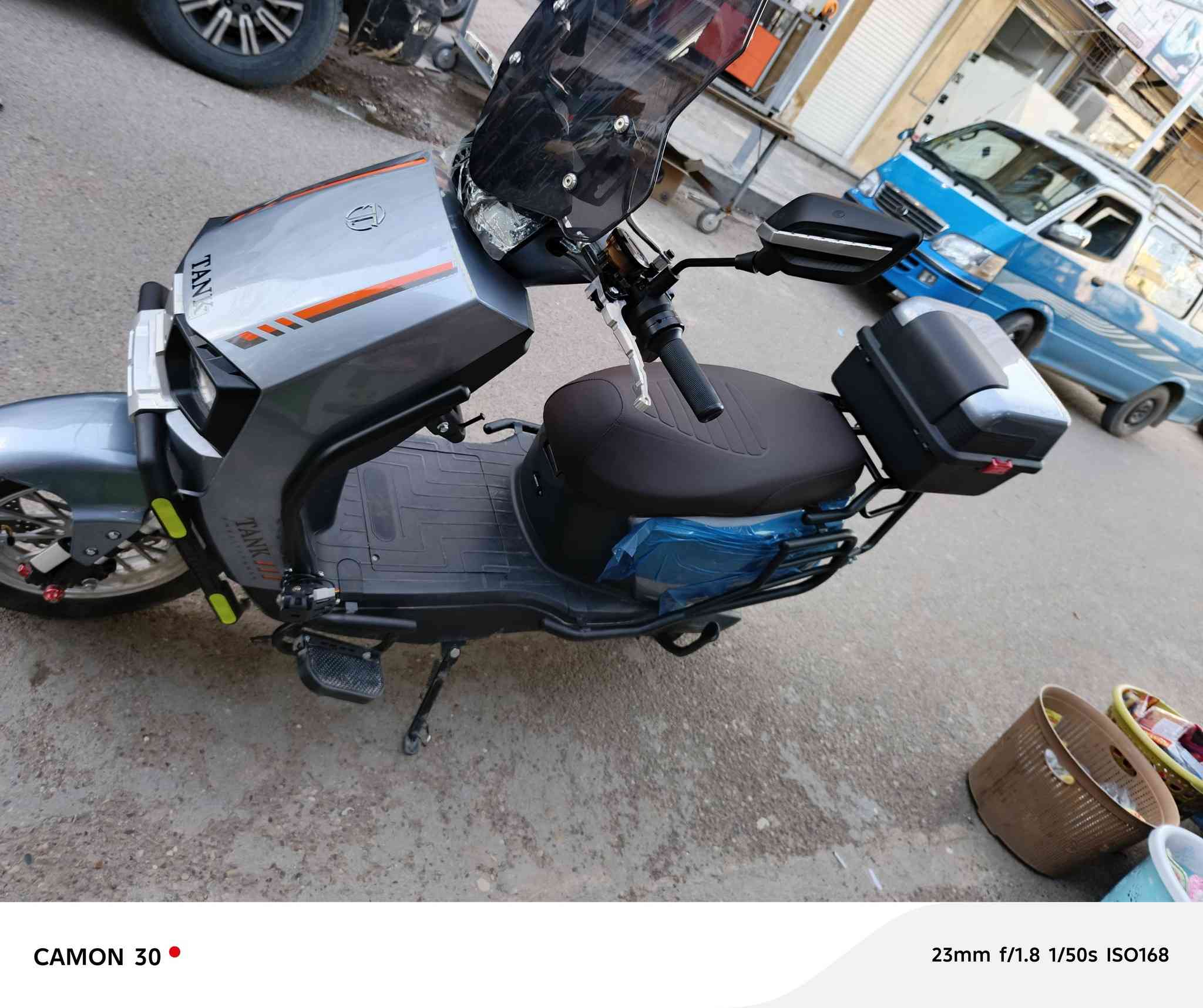 السلام عليكم دراجه للبيع شحن مواصفات عاليه دراجه جديده السعر مليون وبيها مجال بغداد الزعفرانيه ***********
