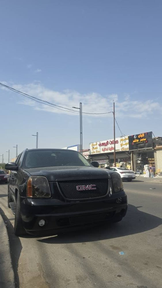 سلام عليكم 
حديده
يوكن 2010 دينلي
محرك ٦١٠٠
كير ٧٠٠
سياره كفاله من كصه وضربه  فقط رشه جماليه 
سياره جاهزه ما نقصه شي 
*********** البصرة, العراق
