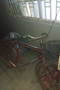 شباب بايسكل ياباني أصل بس يحتاجله ادامه تواير و زنجين و خفايف