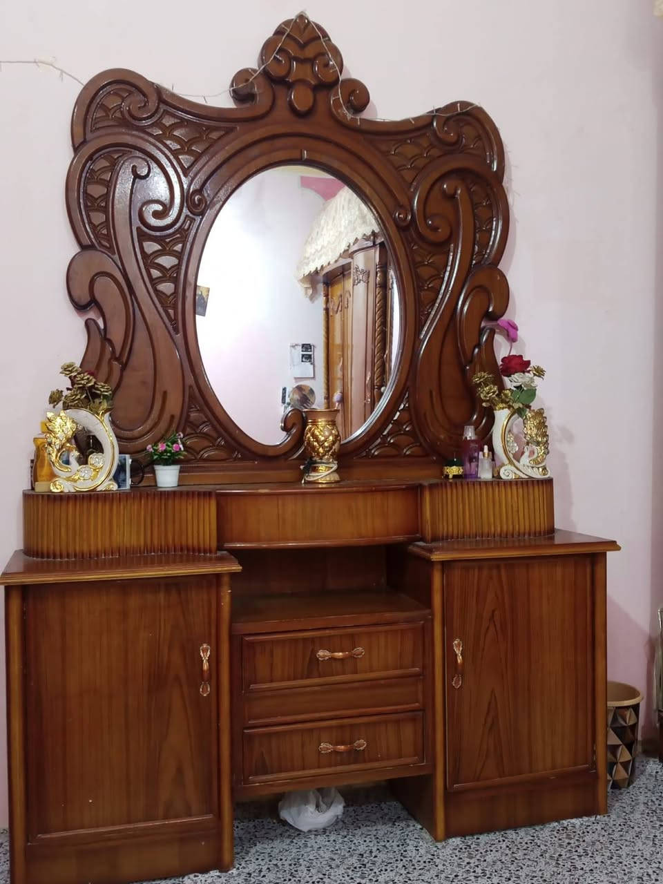 السلام عليكم غرفه عراقيه جديدة البيع السعر بـ مليون وبيها مجال العنوان _البصره _القرنه رقم الهاتف ***********
