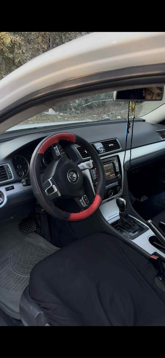 باسات موديل 2014  خليجي
مكفولة بس بيها بارد 

ماشية 140 الف

مكانها كركوك 

***********

السعر 150

سيارة كلش نضيفة وحلوة
