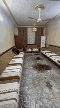 الدار للبيع
العنوان  الكمالية شارع70 قرب ابو المخضر 
المساحه 277
الواجهه10 
النزال 27 
البيت طابقين 
رقم الهاتف ***********
