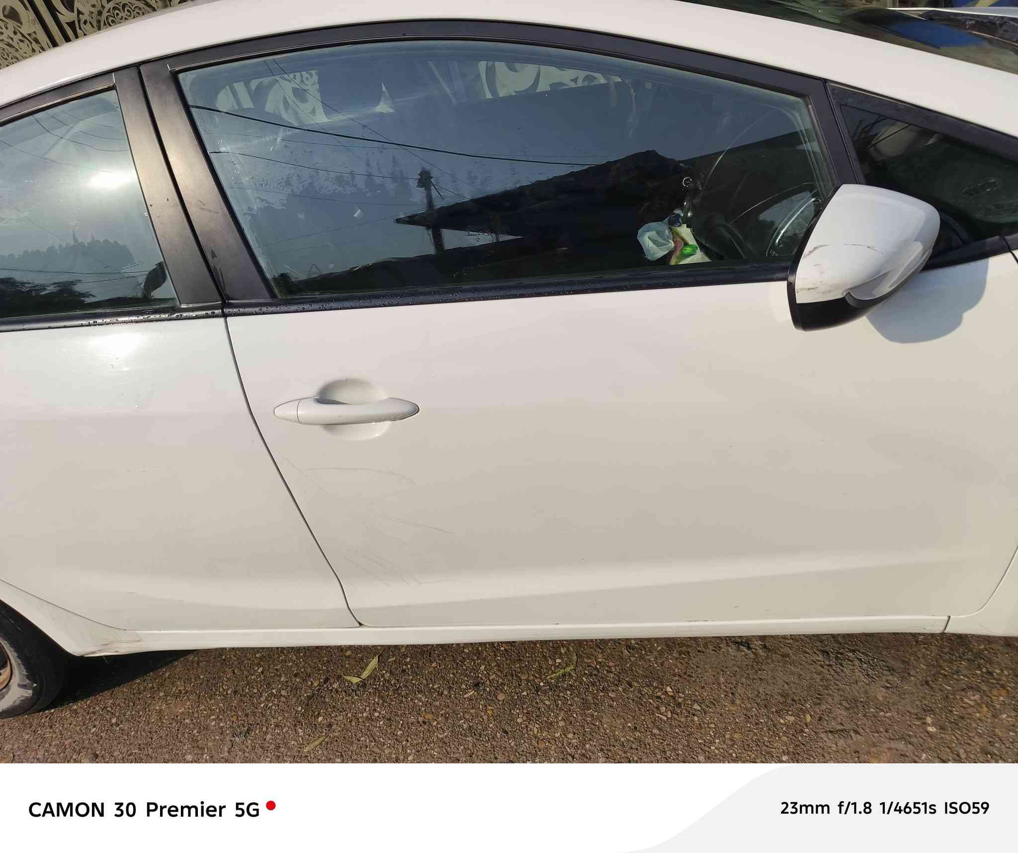 فورتي 2017 وارد أمريكي 
حادثها فقط دعامية واكعة مثل ما موضح با صور 
بيها تبديل با العراق فقط باب الخلفي وجاملغ وبيها رش كلين موضح با سونار 
مكنية 2000 دوش 
كير at 
المكنية مفتوحه 
السعر با 115 وبيه مجال بسيط
العنوان بغداد 
***********
