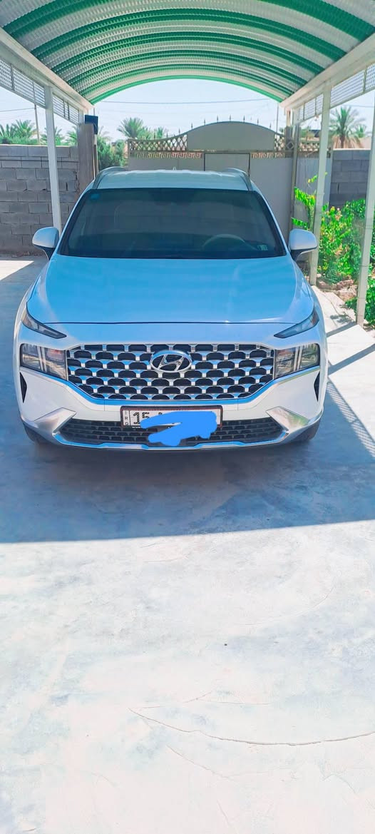 سنتافي وارد امريكي موديل 2022 اللون الخارجي أبيض الداخل لونين الضرر جاملغ الامامي مسجلة رقم انبار بأسمي تحويل مباشر السعر 220 
رقم الهاتف *********** سياره جديده جداً  ... فور ويل دفع رباعي
