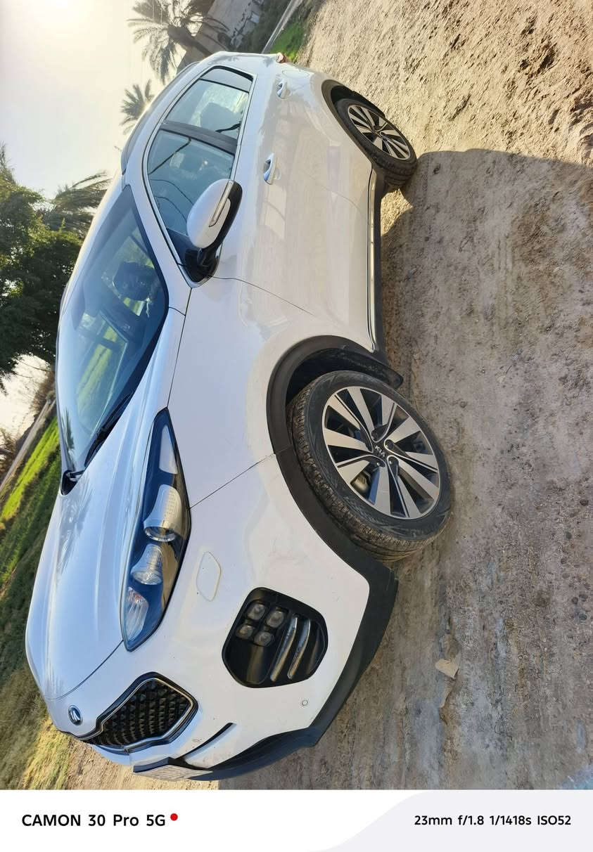 إسلام عليكم اسبورتج خليجي 18مكفوله من الصبغ ماعده بارد بيه جاملغ شبر وباب سايق شبر حساس امامي خلفي اشاير بالمري سعره 175بيه مجال الشراي بصيط                 اليحب يتواصل يتصل ع ارقام *********** او***********
