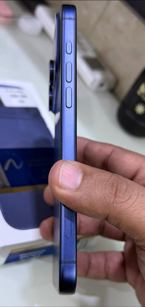 ايفون 17 برو ماكس  اللون نيلي يدعم الشريحه ذاكره 256 استخدام شهرين بطاريه 100 بعده بالضمان والجهاز نظيف 100‎%‎ 
شرق اوسط مكفول افحص وين ما تريد
السعر مليونين وربع
متوفر واتساب مكاني بغداد
***********
