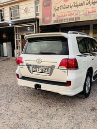 لاندكروز 2013 بيها براد بلبنيد شويه ماشيه 135 السياره حيل نضيفه مكاني ...