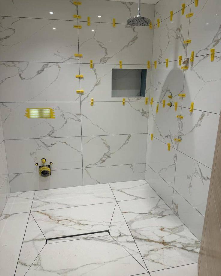 سلام عليكم خلفه سيراميك وبورسلين ومرمر وكاشي جدران وارضيه واشتغل كلفة البايان الدرج وشغل درجة اولى للتواصل ***********
