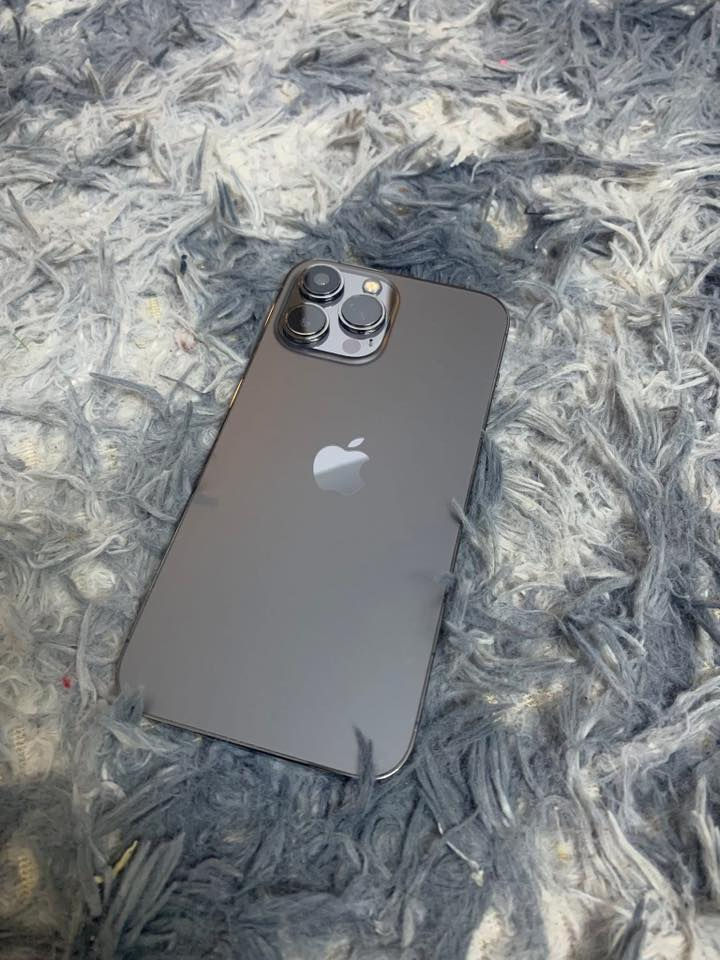 13 بروماكس 128 جهاز جديد لوك مكفول من كلشي وتر بروف بطاريه 93 بلاد فقط نقطه بكد جكه البره حته ممبينه اصلن. سعر٥٤٠ بي مجال ***********
