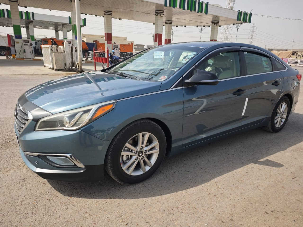 هونداي سوناتا 2016
رقم سليمانية 
نص فول  انظمة قياده نورمل + ايكو + سبورت 
تحكم ستيرن +قفل سرعة 
داخل بيجي +لد نهاري + لايت عدسة 
صدر امامي وخلفي كله جديد قبل شهر بدلته 
تخم تاير جديد 
منضومة تبريد فريز +كمبريسر + راديتر  تبديل كله جديد قبل كم يوم 
السيارة مال جناي 
سنوية 2030 والهزة 2027 يلا ينتهن قبل شهر تحولت 
محرك 2400  معلي كازكيت خير من الله 
السعر 118 وبيها مجال 
صور الحادث مرفقة  
بيها 3 قطع صبغ بدون اي دواخل  والسونار عل خاص 
مكاني بغداد التاجي 
***********
