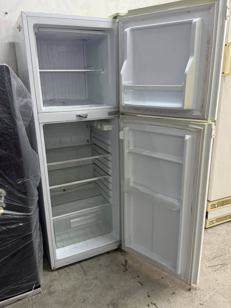 مجموعه اغراض للبيع للأستفسار ***********
