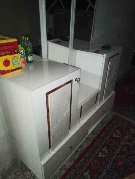 غرفه تركي٦ قطع  نضيفه مثل ما واضح بصور بـ٣٢٥ وبيه مجال . مكانه ابو صخيو عامود٥٢ 
***********
