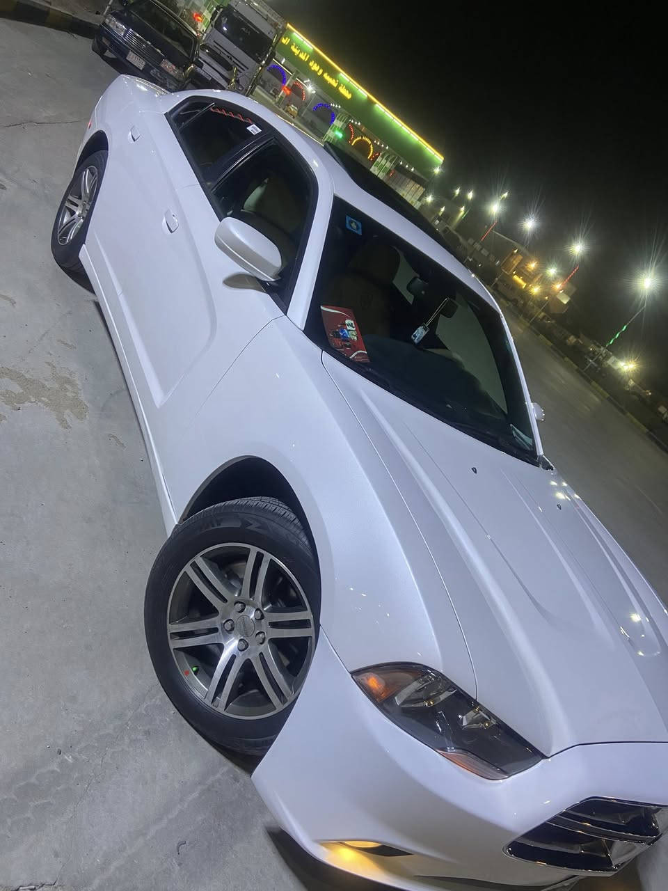 سلام عليكم ورحمة الله وبركاته دوج جارجر كنديه كلين2014 ابيضّ صدفي وين يلي يدور جديد SXTكفاله عامه فول 3600موصفات 1/1كير طياره شاشه جبيره حساسات فتحه بعد هواي موصفات داخل عسلي جلد ويل خليجي بلاد تخم تاير جديد  رقم بصرة دولي سنويه ل2029 مكانه بصرة مكلف بلنشر ***********
