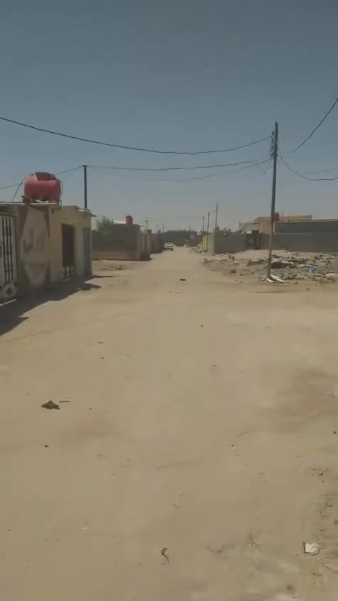 سلام عليكم بيت قرفتين ومطبخ وديوان وحمامات جاهز ماء كهرباء المكان البصرة الزبير خلف المعارض السعر 16مليون وبيه مجال (***********
