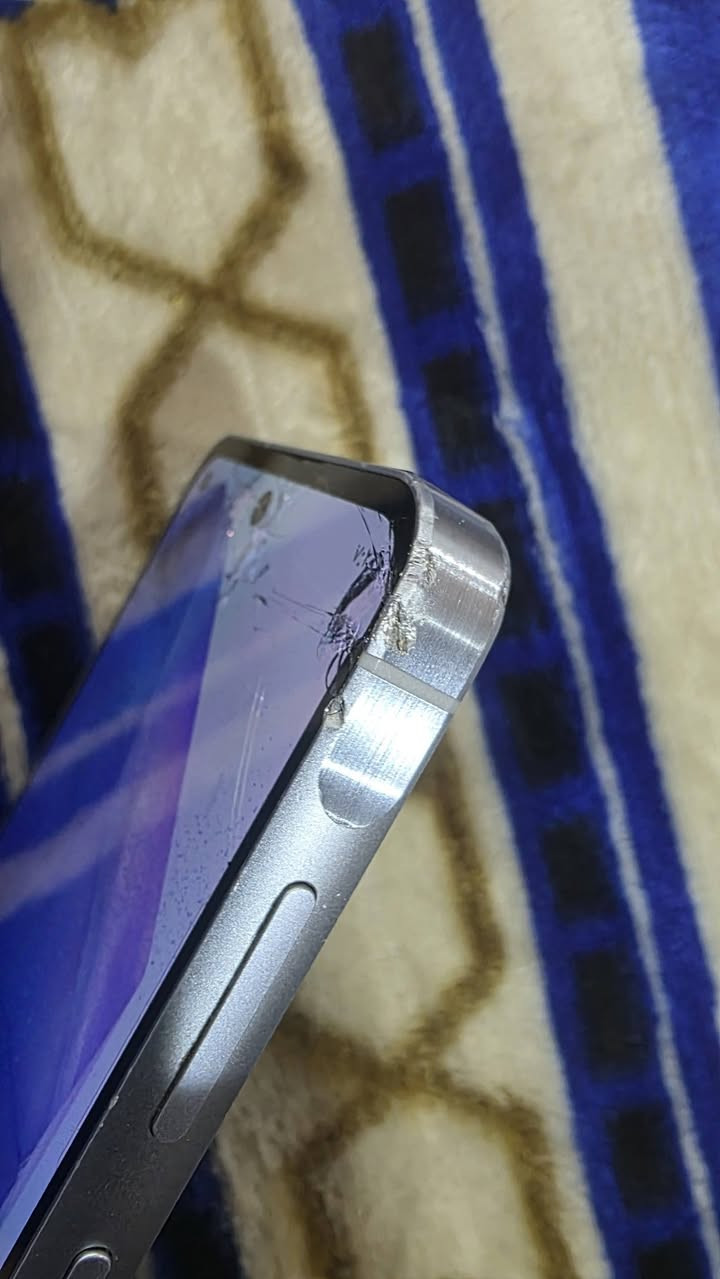 Galaxy A55 -5g
مكسور الكلاس مالته والشاشه سليمه 
للبيع حسب للقناعه


**إذا كنت صاحب هذا الإعلان وتريد حذفه لأي سبب، رجاءا أرسل رسالة إلى الدعم الفني**