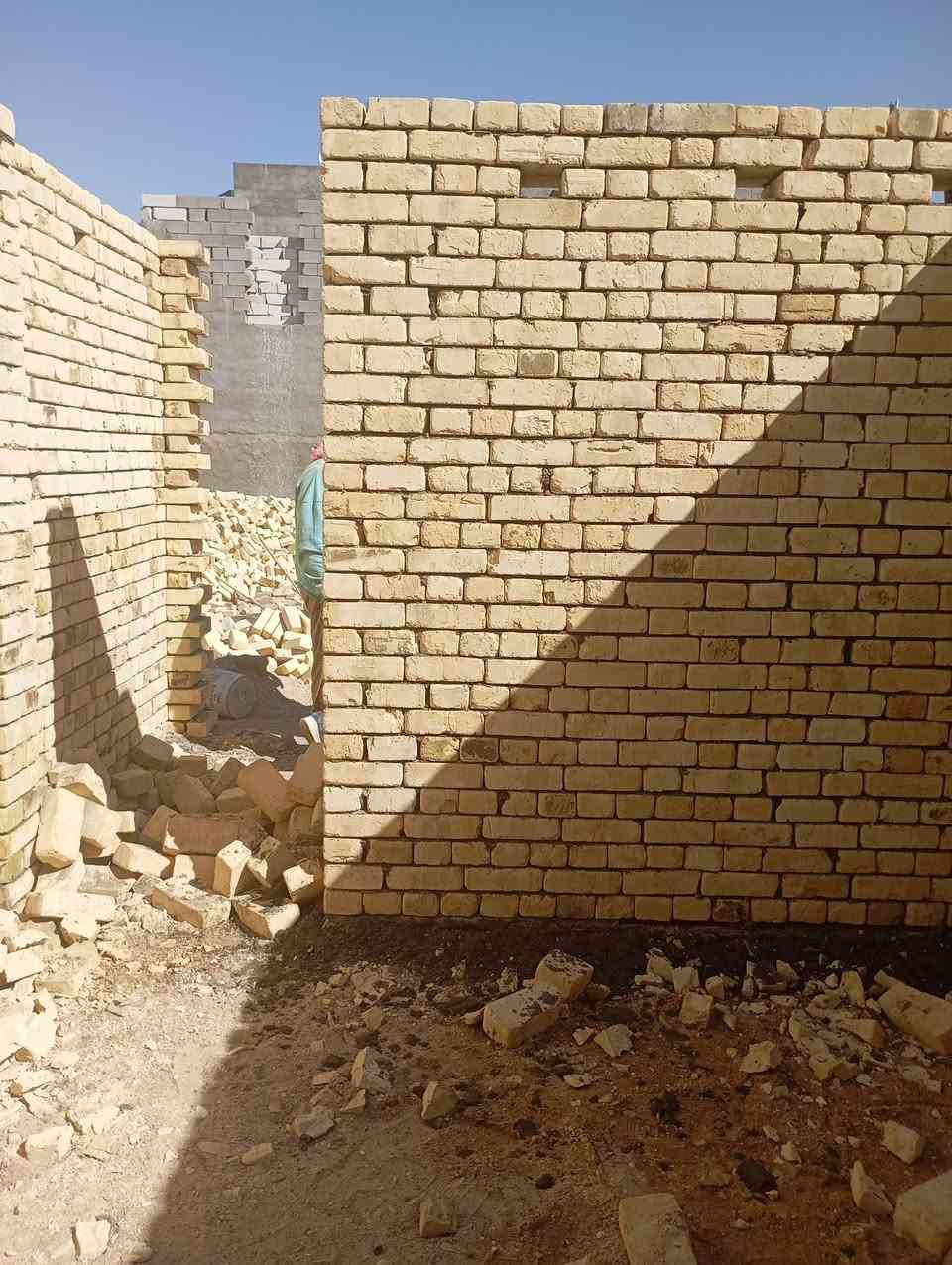 السلام عليكم ورحمة الله 
كادر عمل بناء متواجدين حاليآ بالبصره متفرغين حاليآ 
للاتصال او واتساب ***********
