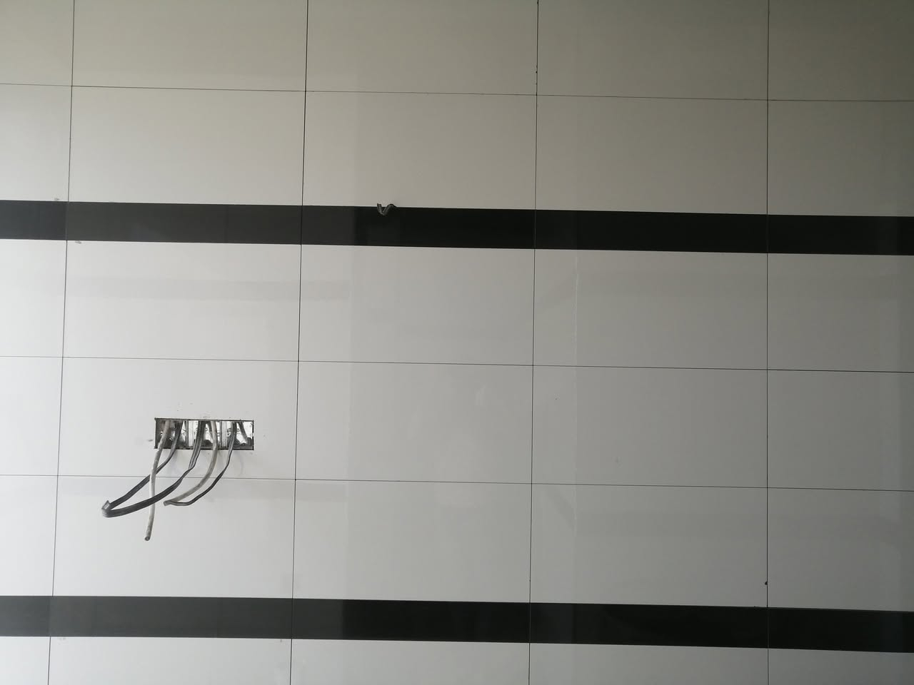 صفاف سرميك بورسلين جدران ورضيات بايات ازرات
شغل رقم واحد ***********
